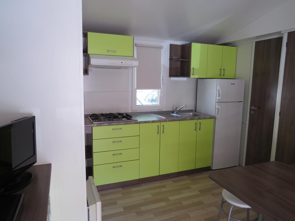 Camping Mia Bungalow & Mobile Home Biograd Na Moru Bilik gambar