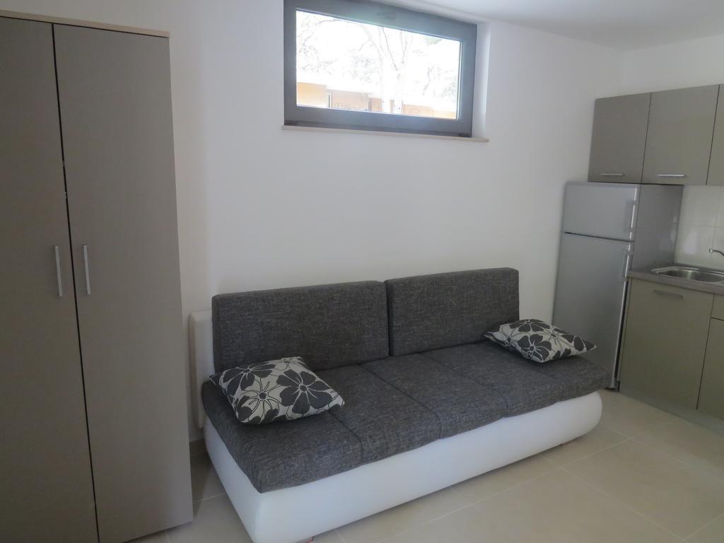 Camping Mia Bungalow & Mobile Home Biograd Na Moru Bilik gambar