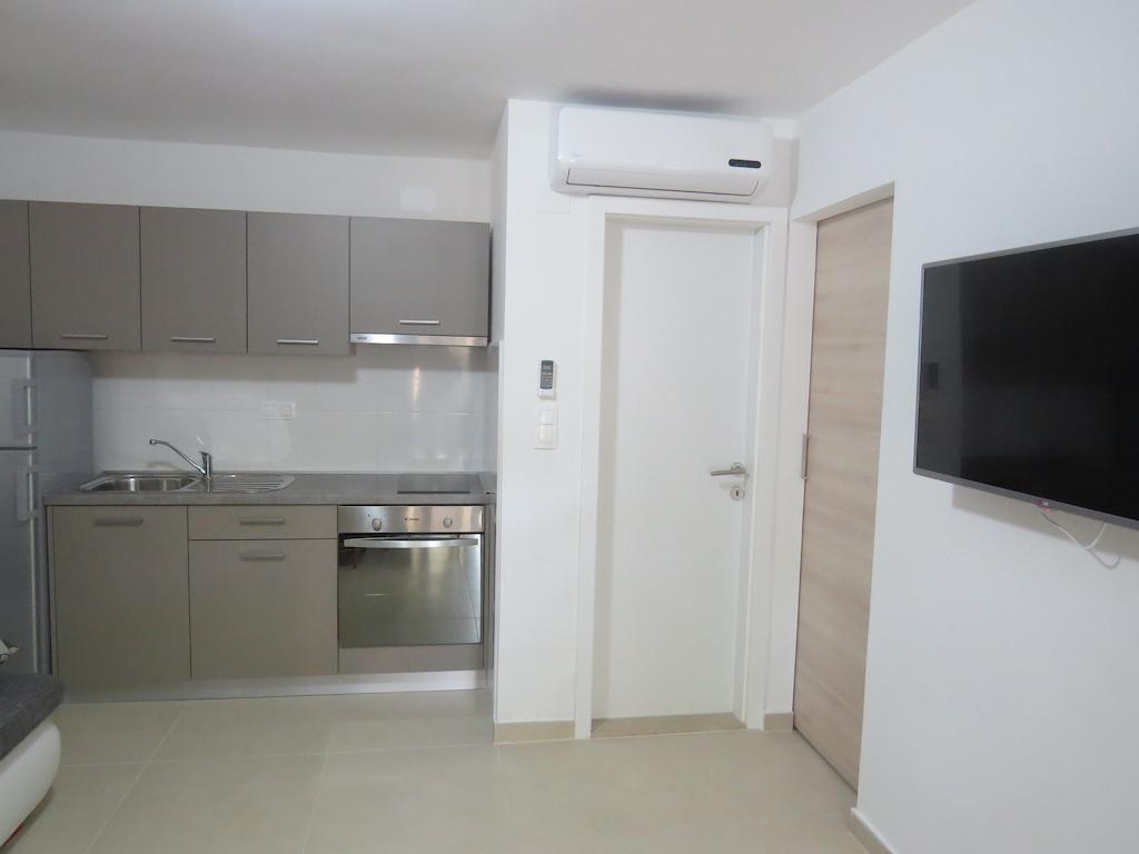 Camping Mia Bungalow & Mobile Home Biograd Na Moru Bilik gambar