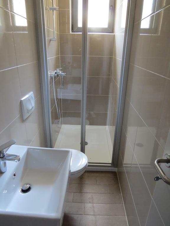 Camping Mia Bungalow & Mobile Home Biograd Na Moru Bilik gambar